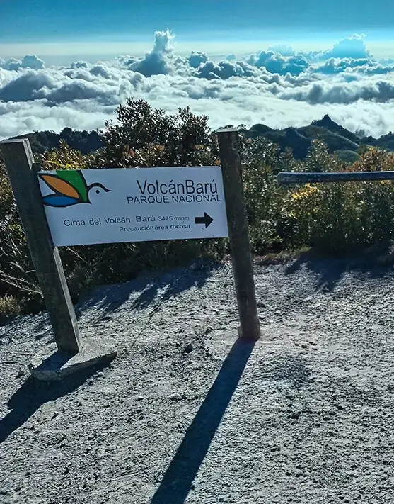 Toma panorámica, cima del Parque Nacional Volcán Barú Panamá